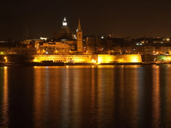 Valetta w nocy, malta — Zdjęcie stockowe