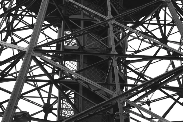 Metalowa wieża — Zdjęcie stockowe