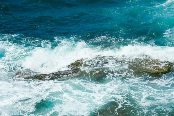 Akdeniz denizin dalgaları — Stok fotoğraf