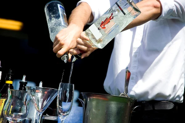 Mixing of a cocktail — Stock Photo, Image