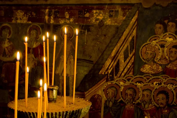 Ікони в інтер'єрі монастиря — стокове фото