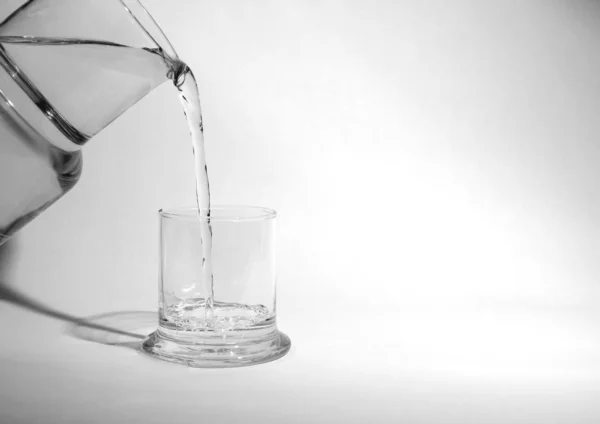 Podawanie wody — Zdjęcie stockowe