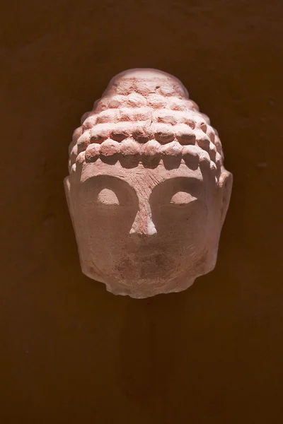 Roter Buddhakopf — Stockfoto