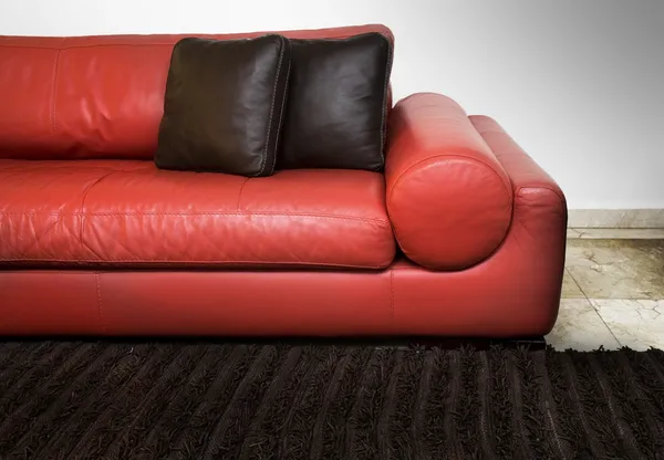 Canapea roșie — Fotografie, imagine de stoc