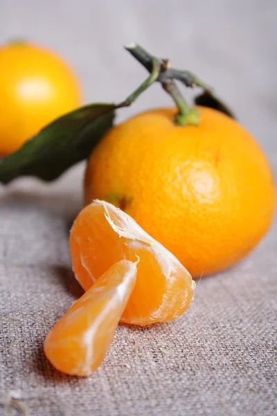 Mandarins sobre tela — Fotografia de Stock