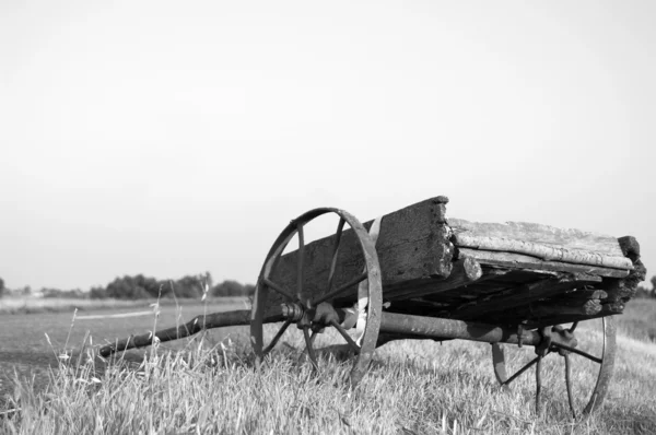 Стара дорога вагон — стокове фото