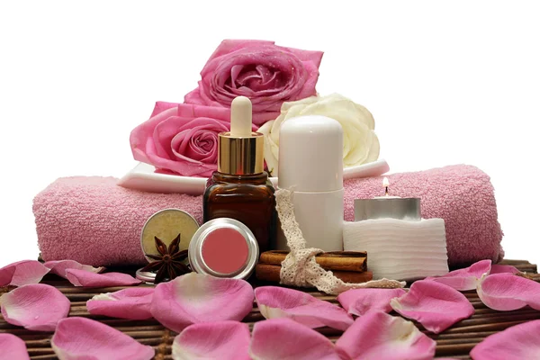 Objetos de spa com rosa — Fotografia de Stock
