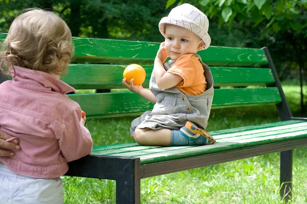 The little boy and the little girl — Stock Photo, Image