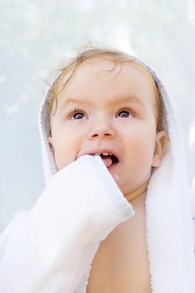 O bebê após o banho — Fotografia de Stock