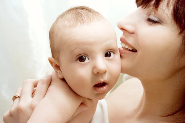 Dítě s matkou — Stock fotografie