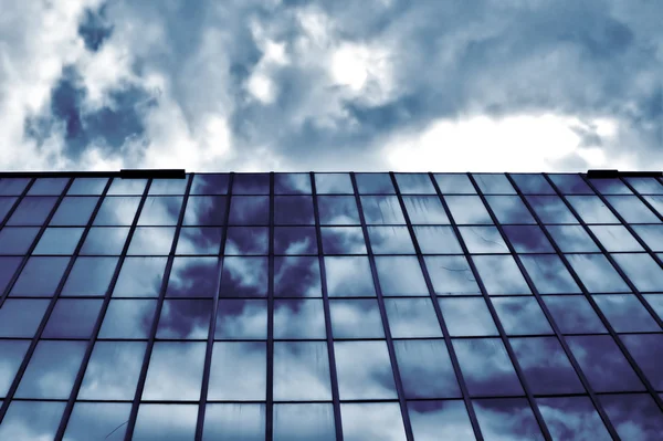 Edificio de vidrio moderno —  Fotos de Stock