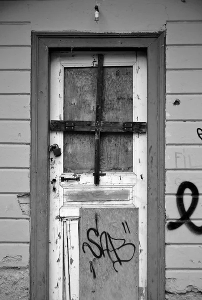 Запертая дверь — стоковое фото