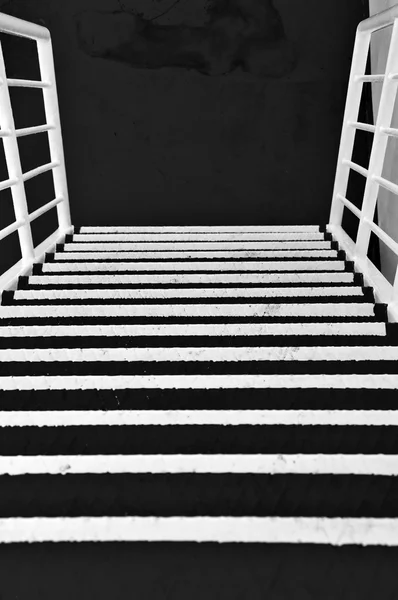 Kovové schody — Stock fotografie