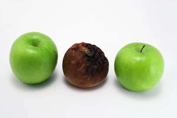 Странное яблоко — стоковое фото
