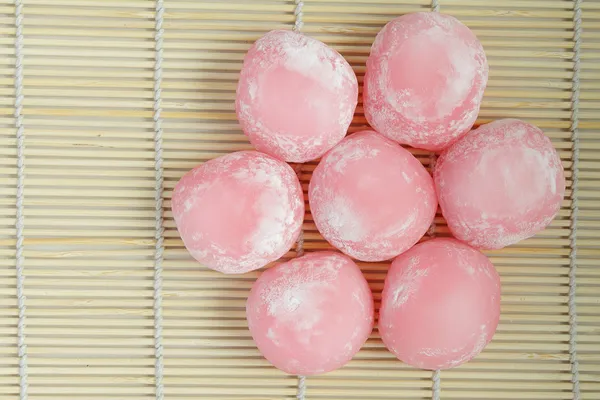 Pasteles de arroz japonés rosa Imágenes de stock libres de derechos