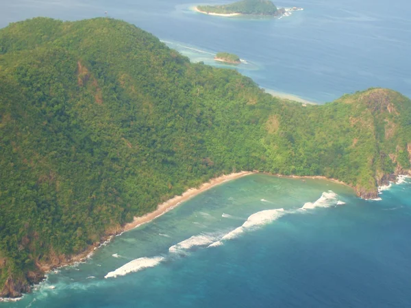 Bir adanın havadan görünüşü — Stok fotoğraf
