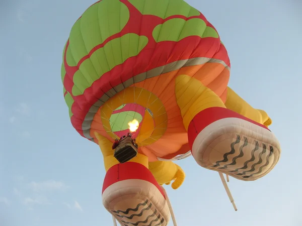 Żółw balonem w niebo — Zdjęcie stockowe