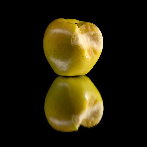 Bite yello apple — Stock Photo, Image