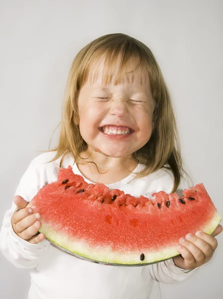 Mädchen und Wassermelone — Stockfoto