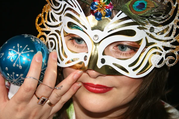 Vrouw achter het masker — Stockfoto