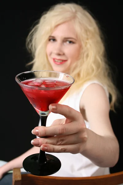 Fille avec Martini — Photo