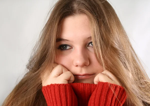 Üzgün ifade genç bir kadın portresi — Stok fotoğraf