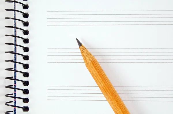 Музичний аркуш та олівець — стокове фото