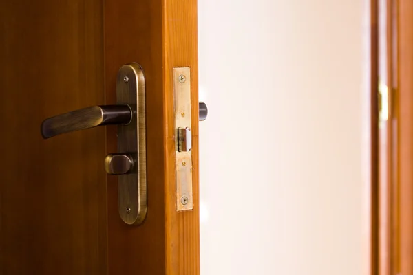 銅のドアのノブ — ストック写真