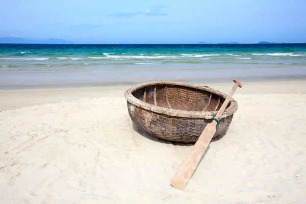 Вьетнамская лодка — стоковое фото