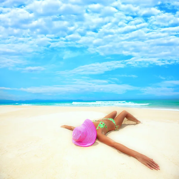 Женщина на пляже Стоковое Изображение