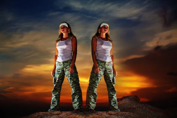 2 군 여자 — 스톡 사진
