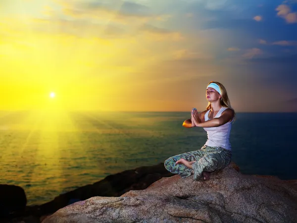Meditazione all'ora del tramonto — Foto Stock