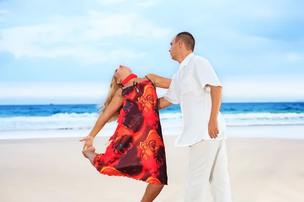 Пляжные танцы — стоковое фото