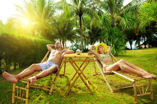 Couple relaxing — Stock Photo, Image