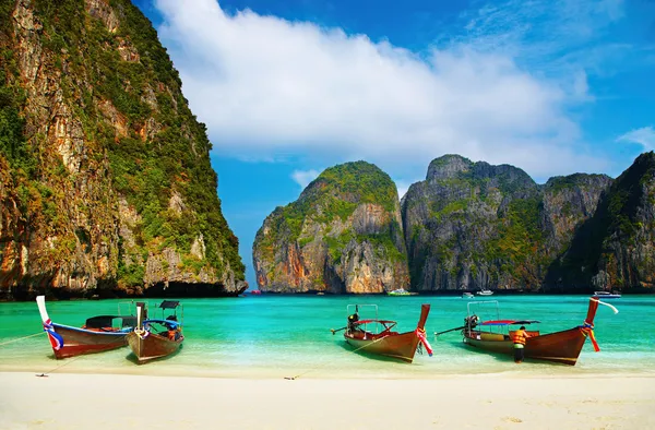 Playa tropical, Bahía Maya, Tailandia — Foto de Stock