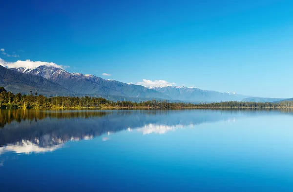 Красивое озеро — стоковое фото