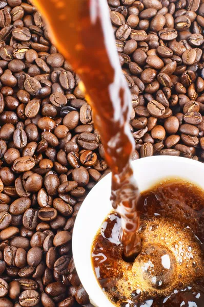 Pouring coffee — Stock Photo, Image