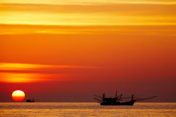 Χρυσό ηλιοβασίλεμα, νησί chang, Ταϊλάνδη — Φωτογραφία Αρχείου