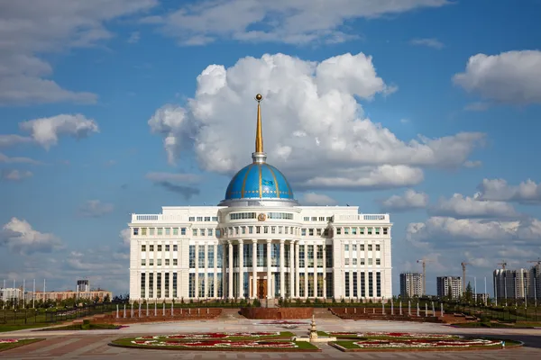 Palácio do Presidente . Fotos De Bancos De Imagens Sem Royalties