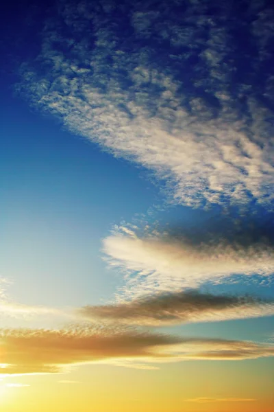 Cielo al tramonto con nuvole — Foto Stock