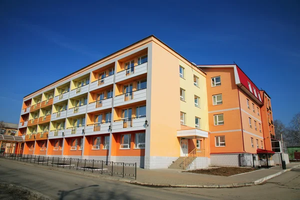บ้านพักอาศัยที่มีสีสัน — ภาพถ่ายสต็อก