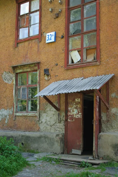 Entrance of the slum dwelling — Stock Photo, Image