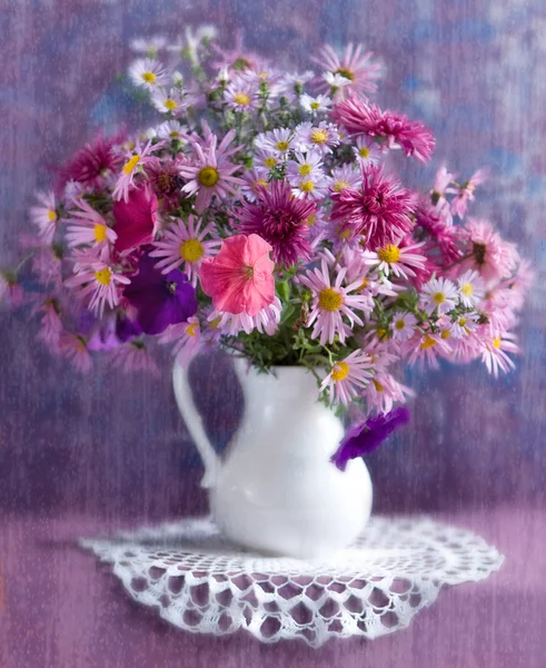 Bukett med blommor — Stockfoto