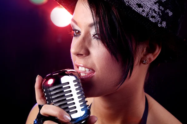 Woman singer with the retro microphone — Stock Photo, Image