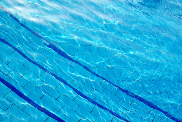 Mavi yüzme havuzu arka planı — Stok fotoğraf