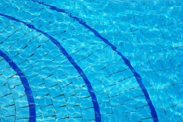 Mavi yüzme havuzu arka planı — Stok fotoğraf