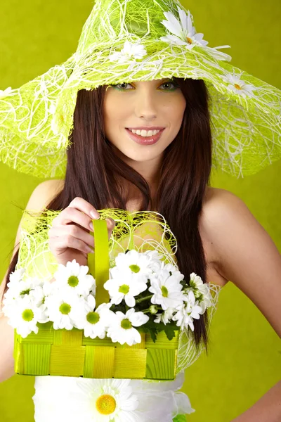 Портрет весенней женщины. зеленая концепция — стоковое фото