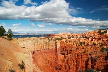 bryce canyon yamaçlarında