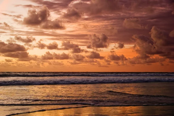 Tropik gün batımı — Stok fotoğraf