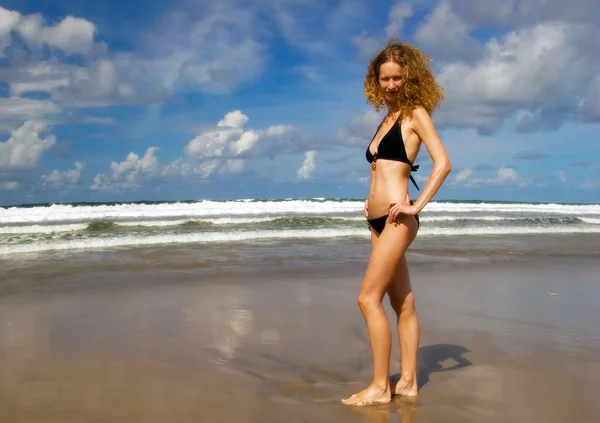 Chica en la playa — Foto de Stock